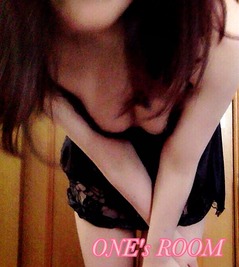 友美黒下着5