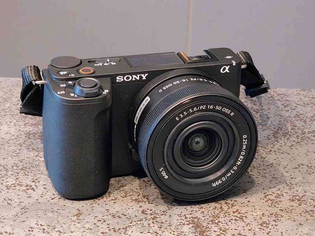 写真・動画アリ】レンズ交換式ミラーレス！SONY「VLOGCAM ZV-E10