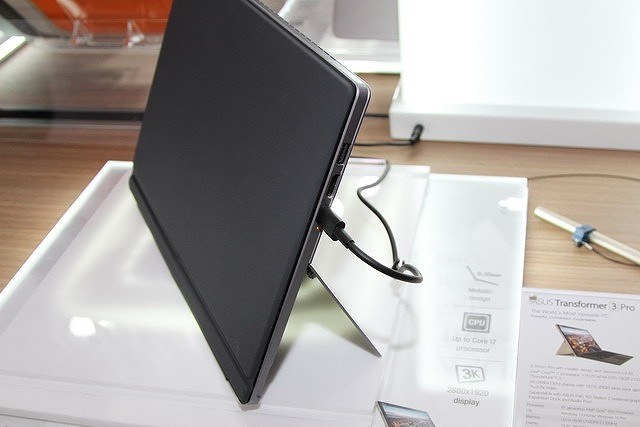 s-asus04