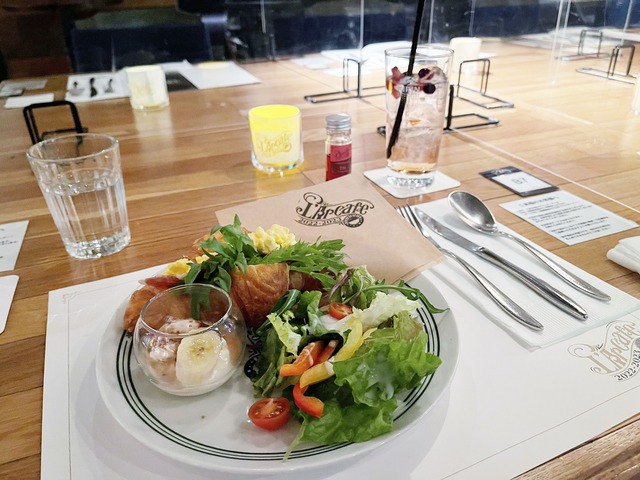 s1227_2022_cafe_059