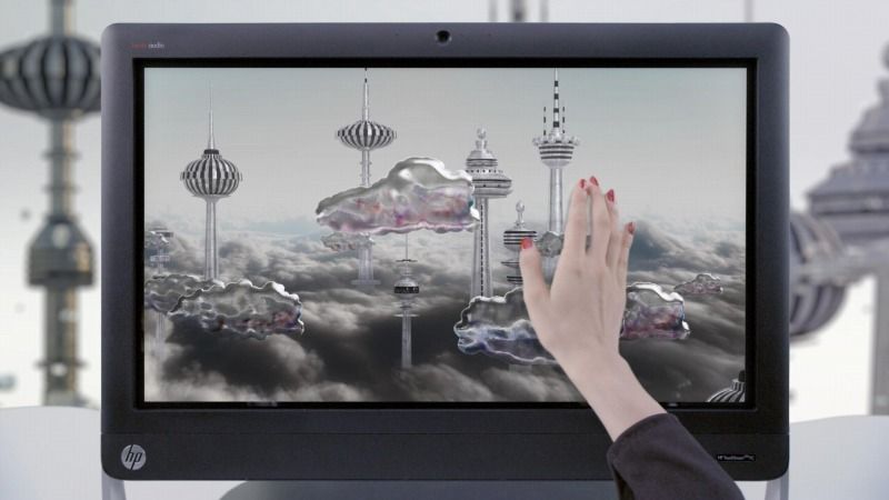 AKB48が未来都市で最新PCを操る！日本HP、PC冬モデルの販促を促進 : IT