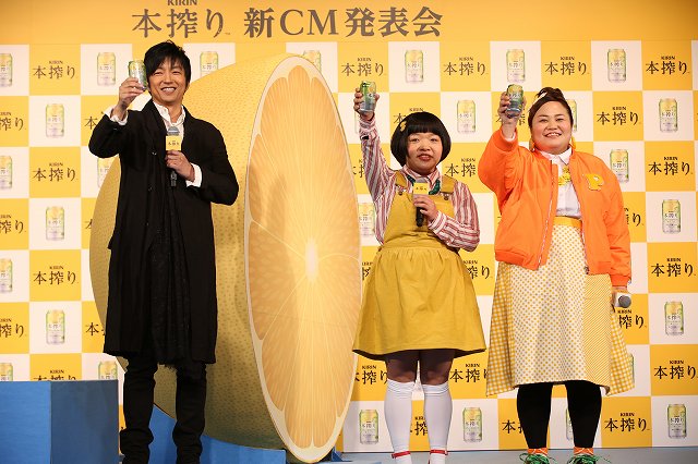 大沢氏、おかずクラブさんで乾杯