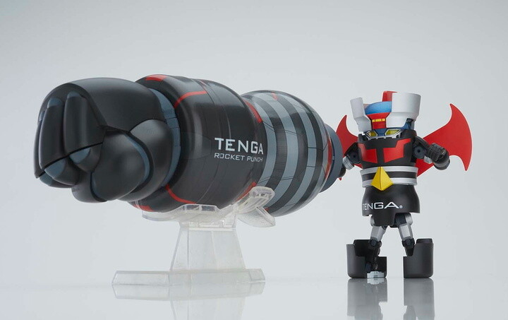 空にそびえる黒鉄のTENGAロボ！「マジンガーZ」＆「ゲッターロボ