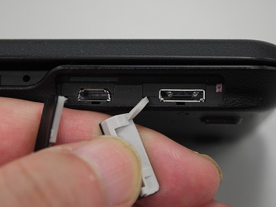 待ちに待った黄金サイズのキーボードスマートフォン auスマートブック