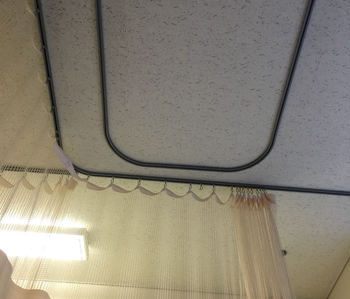 薄暗い病室で天井をじっと見て考える 40代独身olのブログ