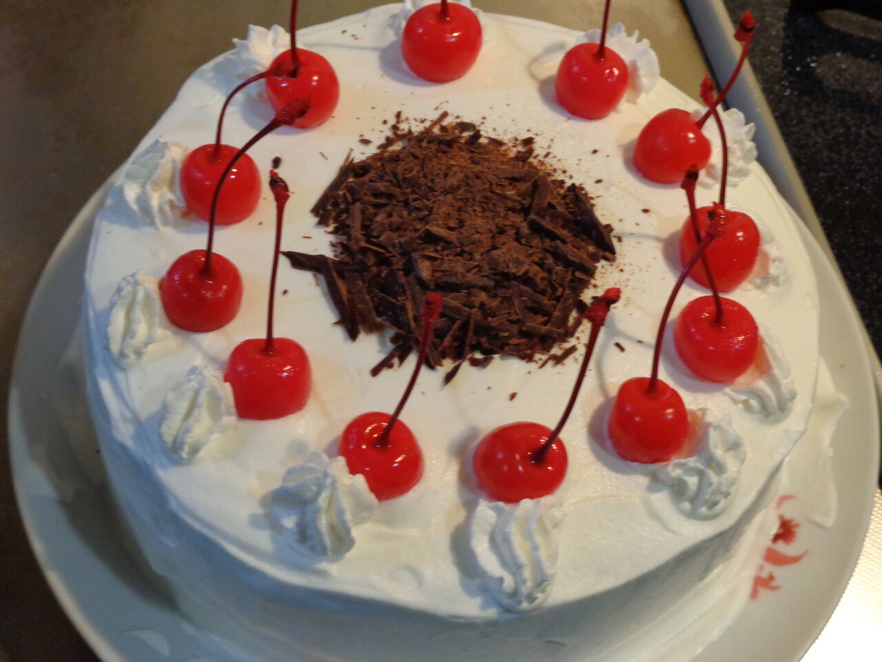 シュヴァルツヴァルダーキルシュトルテ キャラ漫画 デコレーションケーキを作ろう 前編 伊藤まゆみの ひつぢ 庭 日記 シュヴァルツヴァルダーキルシュトルテ キャラ漫画 デコレーションケーキを作ろう 前編 伊藤まゆみの ひつぢ 庭 日記