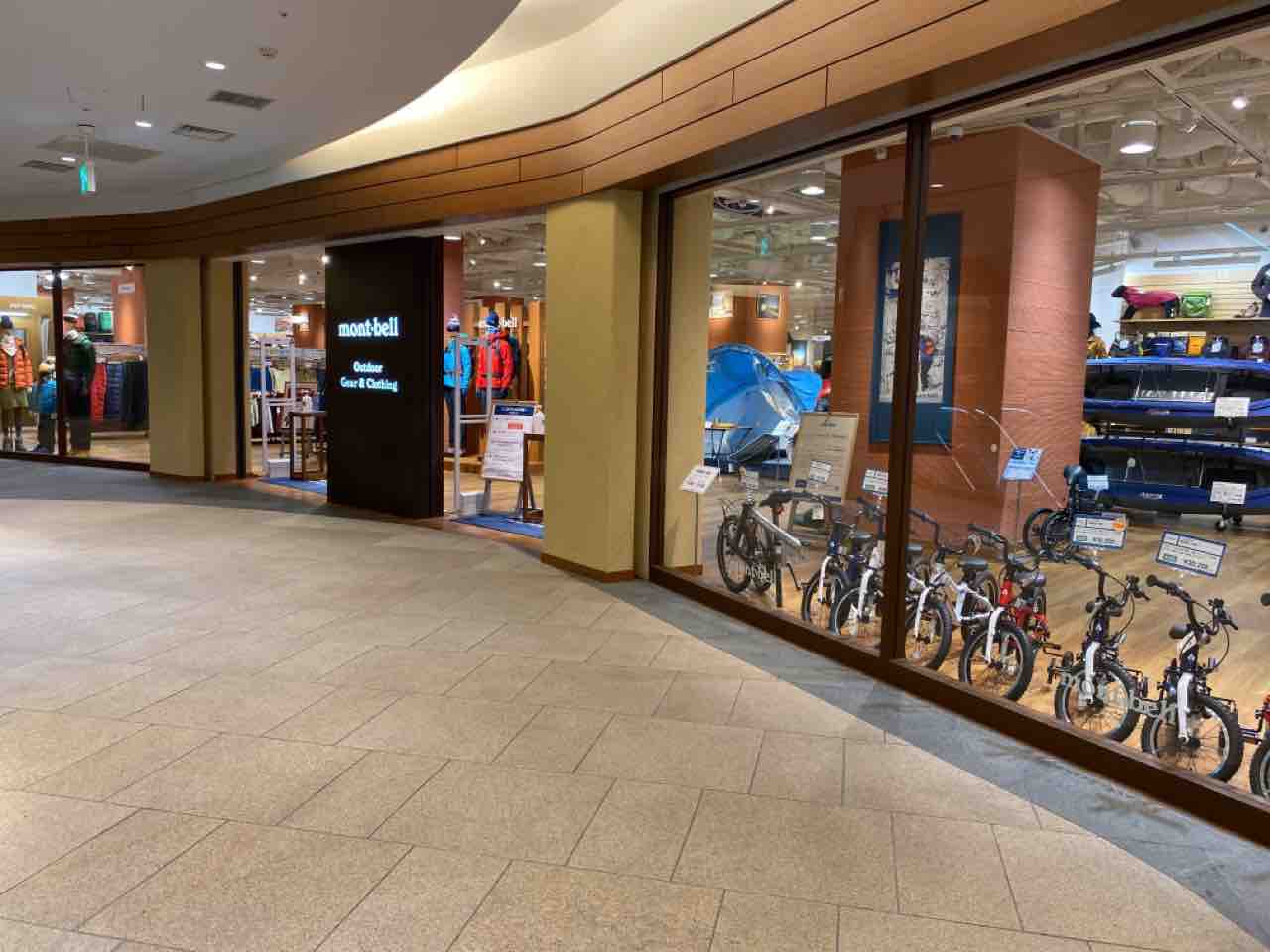 六本木にあるアウトドア用品専門店 Mont Bell 六本木ヒルズ店 モンベル が閉店するらしい みなとく通信 東京都港区の地域情報サイト