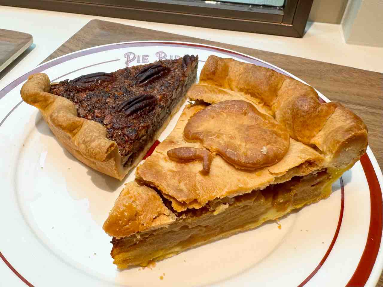 アップルパイです。 ごろごろりんごのアップルパイ 7号サイズ（22cm) | George'sPie
