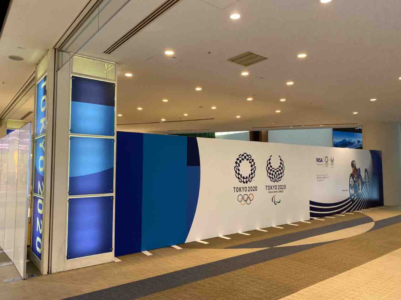 アクアシティお台場 3階にあった 東京オフィシャルショップ 台場店 が閉店 4階にあった Air Big Camera アクアシティ お台場店 エアビックカメラ は一時閉店してる みなとく通信 東京都港区の地域情報サイト