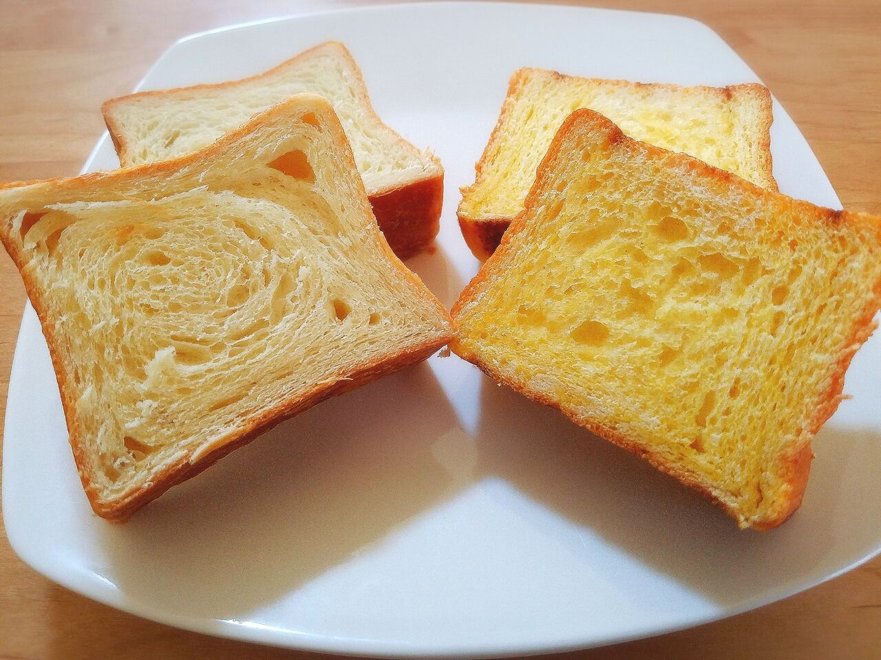 中央区今井にオープンした食パン専門店 Bakeries Lab 蘇我店 ベーカリーラボ で クロワッサン食パン と 釛 こがね 買って食べてみた ちば通信 千葉県千葉市の地域情報サイト 中央区今井にオープンした食パン専門店 Bakeries Lab 蘇我店 ベーカリーラボ で クロワッサン食パン と 釛 こがね 買って食べてみた ちば通信 千葉県千葉市の地域情報サイト