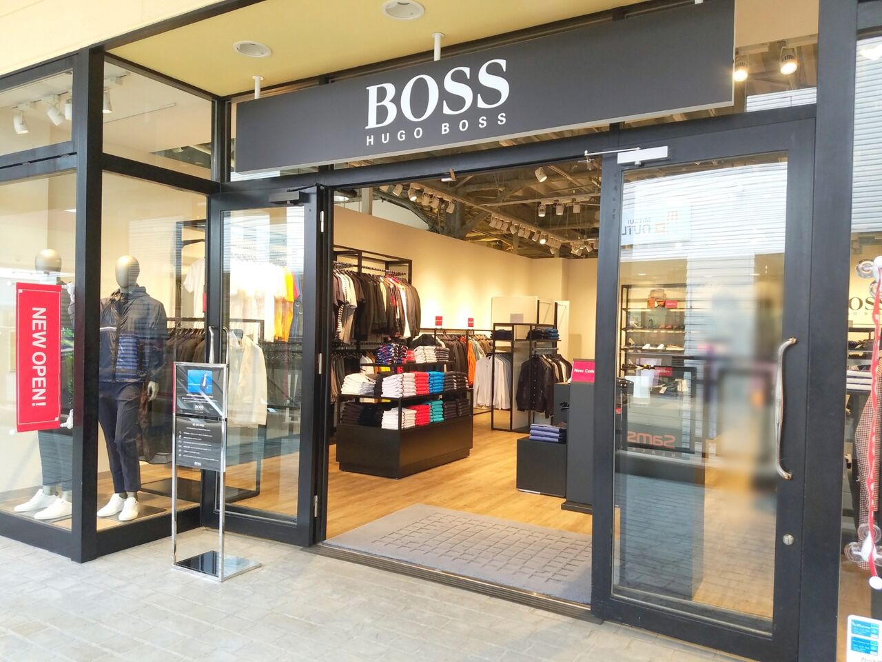 美浜区ひび野 アウトレットパーク幕張 にファッションブランド Boss ボス がオープンしたらしい ちば通信 千葉県千葉市の地域情報サイト