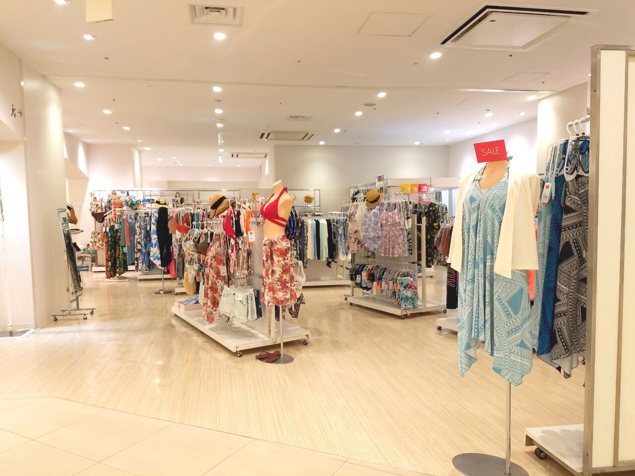中央区新町 そごう千葉 ジュンヌ館 に サンアイリゾート 2nd 水着リゾートセンター San Ai Resort なる水着屋さんが期間限定オープンしてる 7月2日 8月31日 ちば通信 千葉県千葉市の地域情報サイト 中央区新町 そごう千葉 ジュンヌ館 に サンアイリゾート 2nd 水着リゾートセンター San Ai Resort なる水着屋さんが期間限定オープンしてる 7月2日 8月31日 ちば通信 千葉県千葉市の地域情報サイト