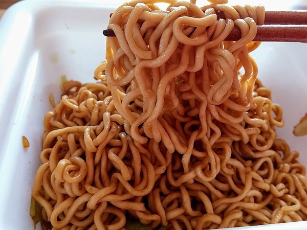 蒸気立ち昇るSLぐんまソース焼きそば_8