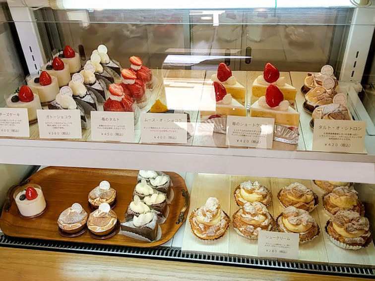 下滝町にお菓子とコーヒーのお店 Caprice De Moi カプリス ドゥ モワ がオープンしてる ケーキ3種類買ってみた たかさき通信 群馬県高崎市の地域情報サイト 下滝町にお菓子とコーヒーのお店 Caprice De Moi カプリス ドゥ モワ がオープンしてる ケーキ3種類買ってみた たかさき通信 群馬県高崎市の地域情報サイト