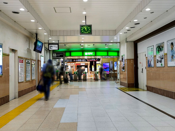 stationbooth_3