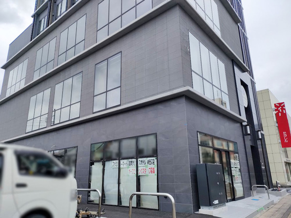 familymart-harrishotel_5