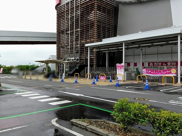 aeon-drive-through_5