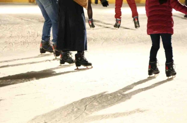 滑走代無料 貸し靴料金のみでスケートが楽しめる エムウェーブ の スケート無料開放日 今月は11月24日 ながの通信 長野県長野市の地域情報サイト