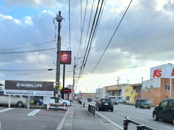 ピザハット 富山豊田店3