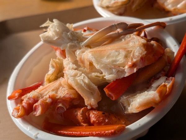 カニとカキの直売所