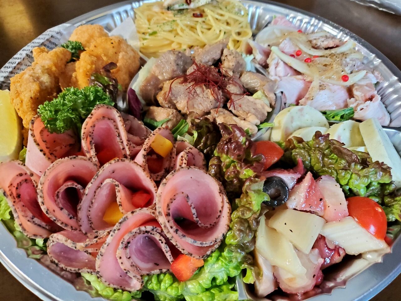 トミ子のクリスマス イタリアンバル Viva の オードブル きせつ料理なるみ の ケーキ寿司 ル ミュゼ ドゥ アッシュ の クリスマスケーキ 買ってみた 富山デイズ 富山県富山市の地域情報サイト トミ子のクリスマス イタリアンバル Viva の オードブル きせつ料理なるみ の ケーキ寿司 ル ミュゼ ドゥ アッシュ の クリスマスケーキ 買ってみた 富山デイズ 富山県富山市の地域情報サイト