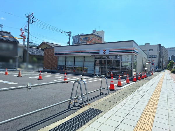 セブンイレブン白銀町5