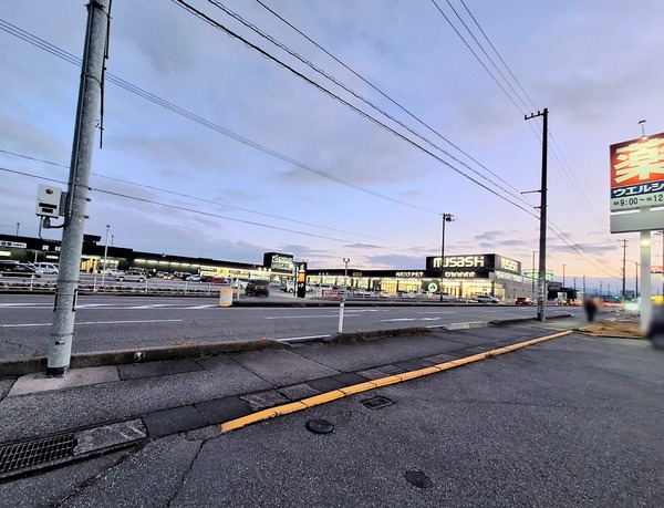 ウエルシア富山中川原店3