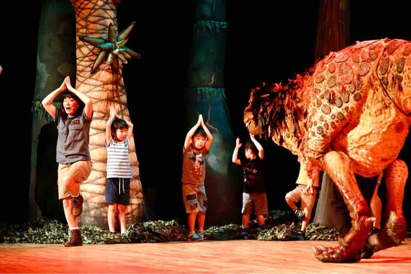 リアル恐竜ショー「恐竜パーク」