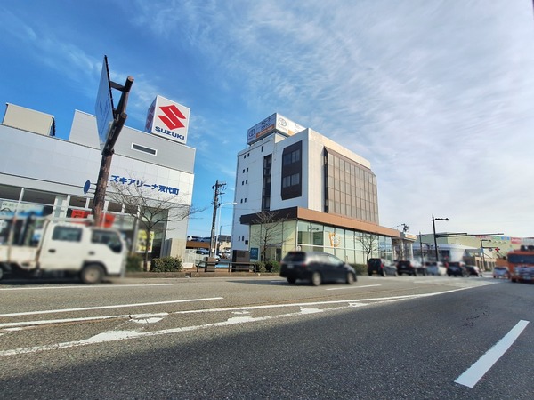 トヨタカローラ富山本店7