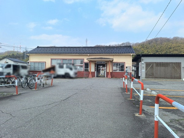 西富山駅西側3