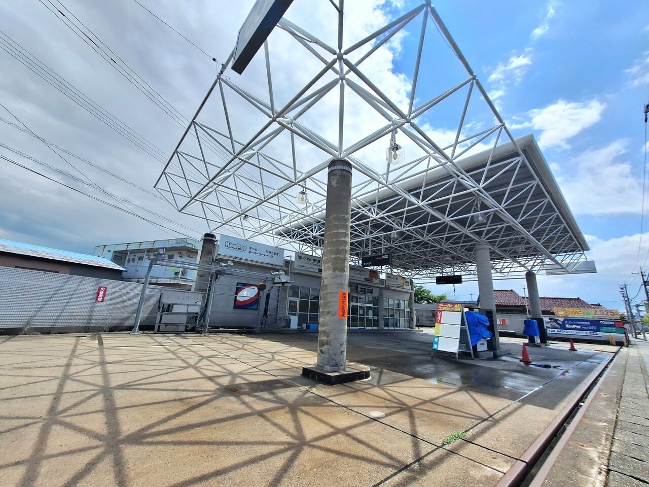 富山市窪新町にあったガソリンスタンド『コスモ石油 ワンダフル工房 窪店』が閉店してる。 とやま速報 富山県富山市の地域情報サイト 
