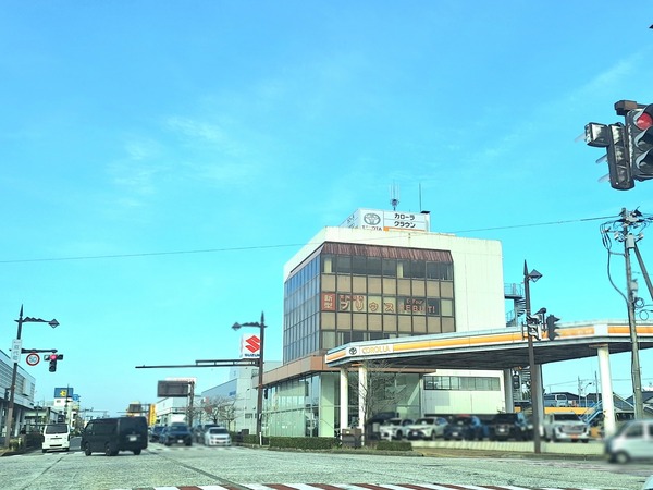 トヨタカローラ富山本店4
