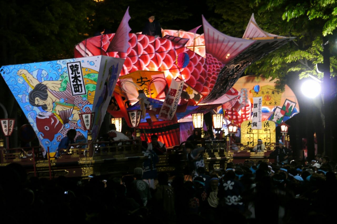 浜の男たちが曳く 迫力満点のけんか山車 岩瀬曳山車祭 5月17日 18日開催 富山デイズ 富山県富山市の地域情報サイト 浜の男たちが曳く 迫力満点のけんか山車 岩瀬曳山車祭 5月17日 18日開催 富山デイズ 富山県富山市の地域情報サイト