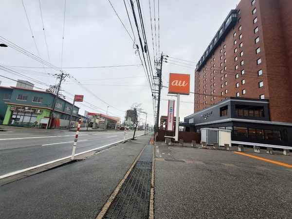 auショップ 窪新町3