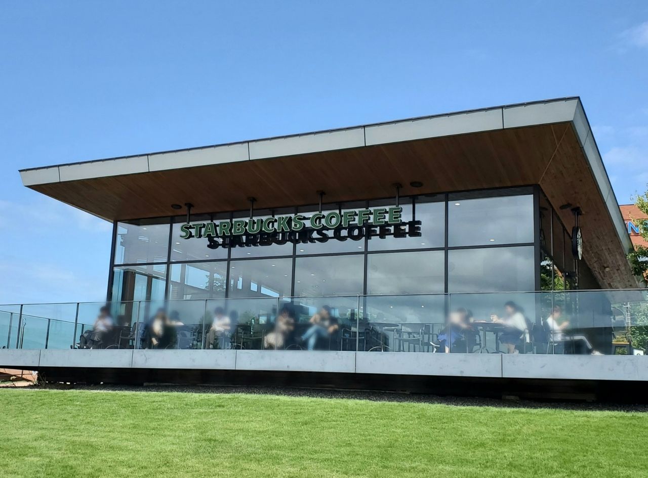 世界一美しいスタバが変わる 湊入船町にある スターバックスコーヒー 富山環水公園店 が改装のため休業するらしい 富山デイズ 富山県富山市の地域情報サイト 世界一美しいスタバが変わる 湊入船町にある スターバックスコーヒー 富山環水公園店 が改装のため休業するらしい 富山デイズ 富山県富山市の地域情報サイト