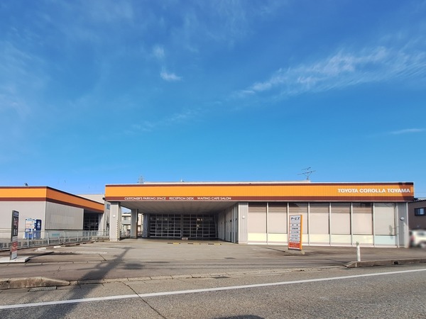 トヨタカローラ富山本店6