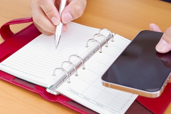 D869136A-3302-4E4D-90FF-44A3758EDFE6