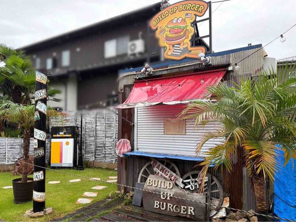 『BUB』が新店舗オープン予定！江南区二本木にある『BUILD UP BURGER（ビルドアップバーガー）』が新店舗準備で平日営業を終了するらしい。