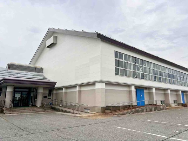 横越体育センター