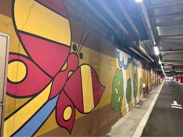 西堀地下駐車場 壁画