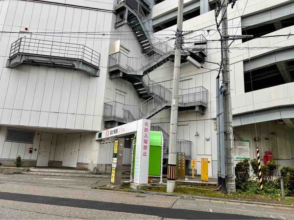 NPC24H新潟駅南駐車場