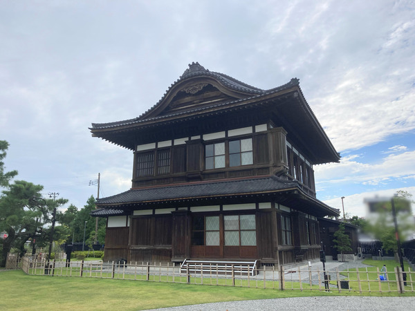 閣びらき