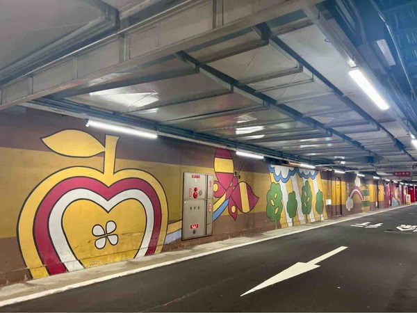 西堀地下駐車場 壁画