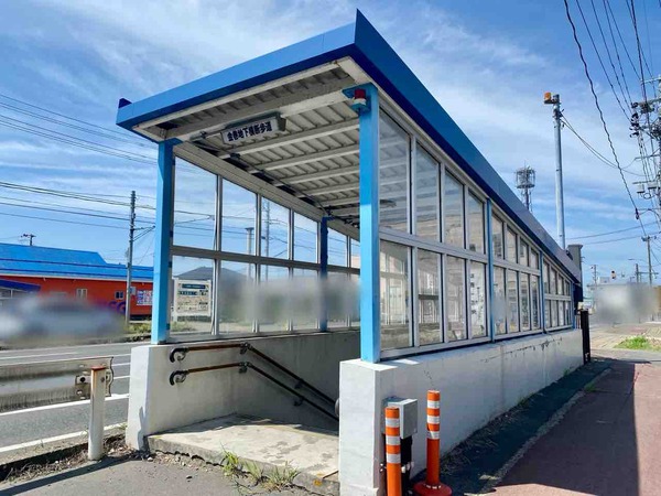 金巻地下横断歩道