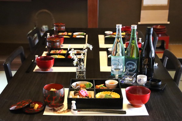 酒蔵見学 × 日本建築での会席ペアリングランチ