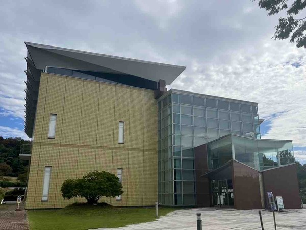 新潟市新津美術館