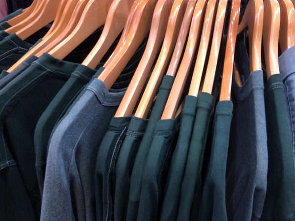 1000枚超のTシャツが集まるナイトマーケット