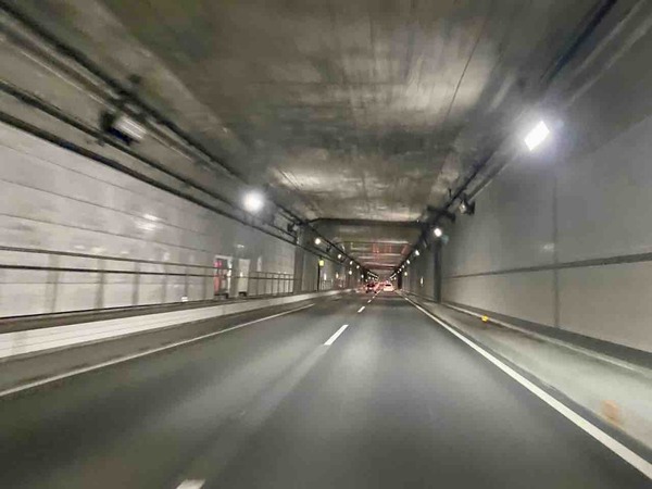 新潟みなとトンネル