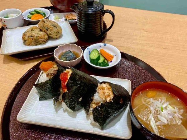 おにぎり処 八番