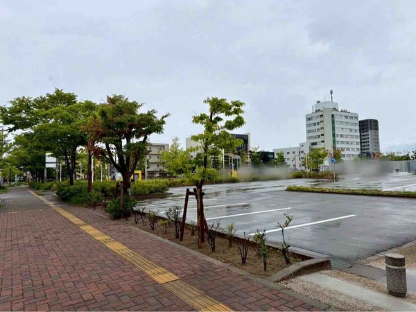 新潟市役所分館付属駐車場